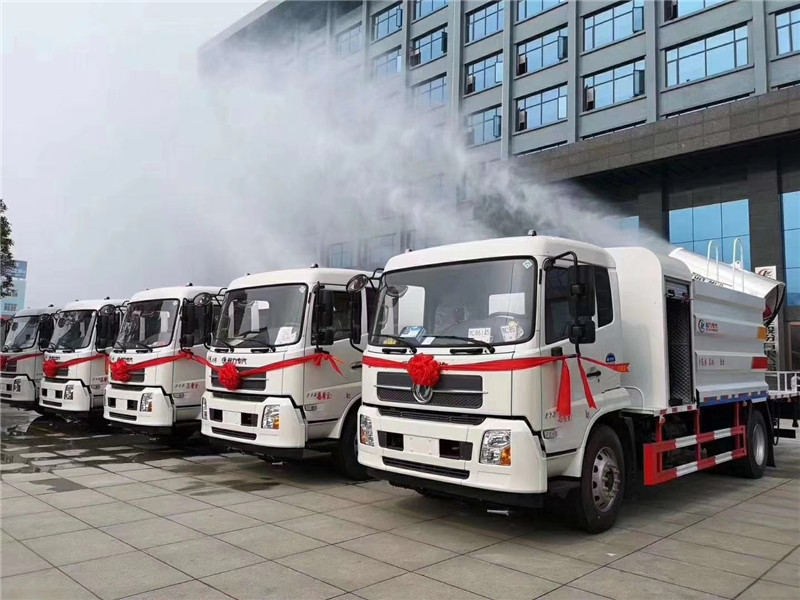 面壁十年圖壁破，練好內(nèi)功立潮頭年終抑塵車、掃路車、壓縮垃圾車批量發(fā)車