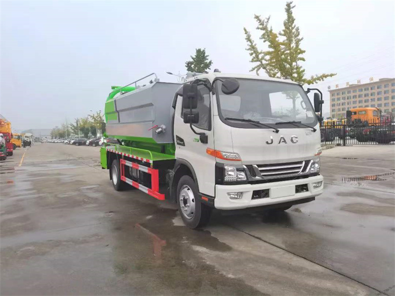 特惠！特惠！江淮駿鈴V7清洗吸污車，專治市區管道“梗塞”