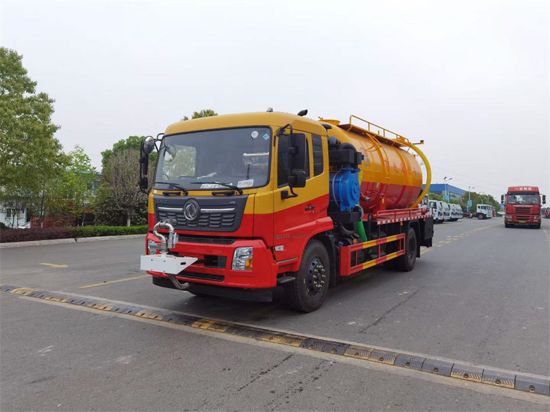 東風天錦15方清洗吸污車帶灑水功能
